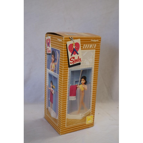 186 - A collection of vintage 1980's Sindy accessories to include 44486 Washing machine unit, 44487 Fridge... 