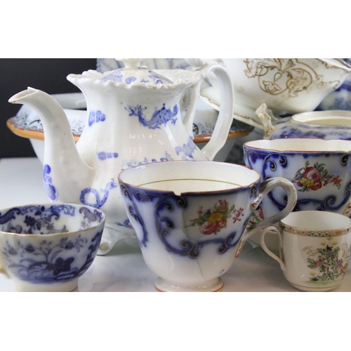 61 - A quantity of 19th blue and white china to include Grainger Worcester part tea set (af), Ironstone G... 