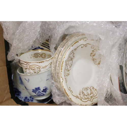 61 - A quantity of 19th blue and white china to include Grainger Worcester part tea set (af), Ironstone G... 