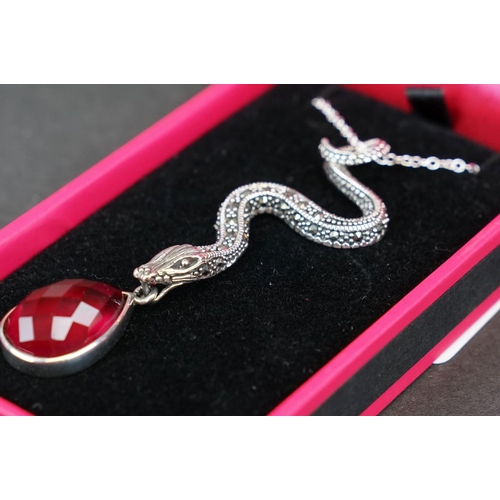 259 - Silver pendant necklace in the form of a snake, stamped 925