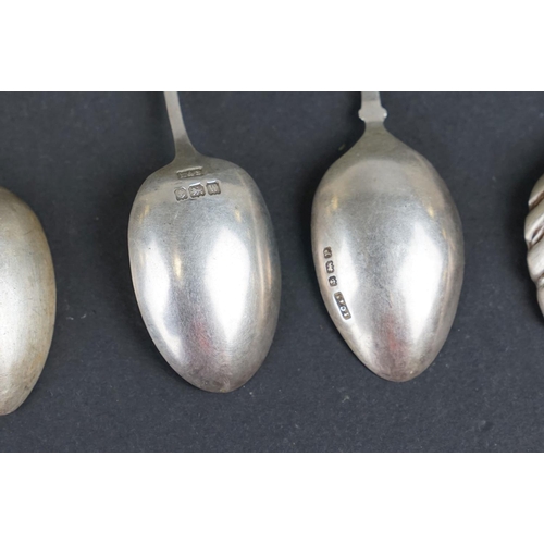 360 - A small collection of fully hallmarked sterling silver tea spoons.