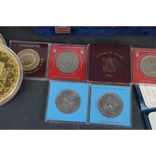 345 - A collection of mainly British coins to include pre decimal, commemorative crowns and proof examples... 