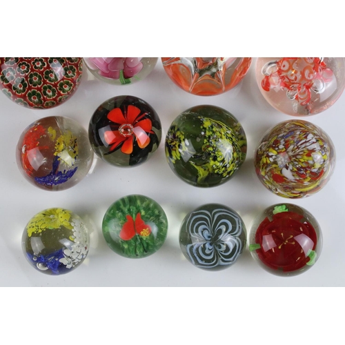 122 - Collection of Eighteen Glass Paperweights