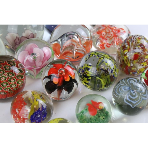 122 - Collection of Eighteen Glass Paperweights