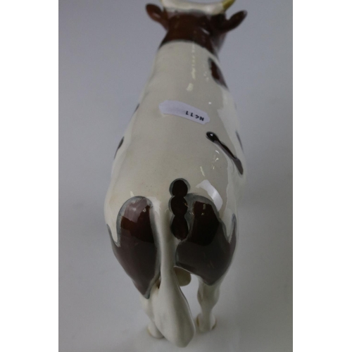 137 - Beswick Ayrshire Bull, Ch. Whitehill Mandate, model 1454B