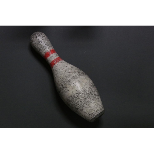 590 - A set of vintage AMF ten pin bowling pins.