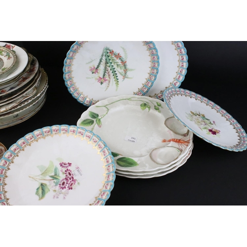 602 - A quantity of antique ceramics to include floral decorated Duesbury Derby cabinet plates, Minton pin... 