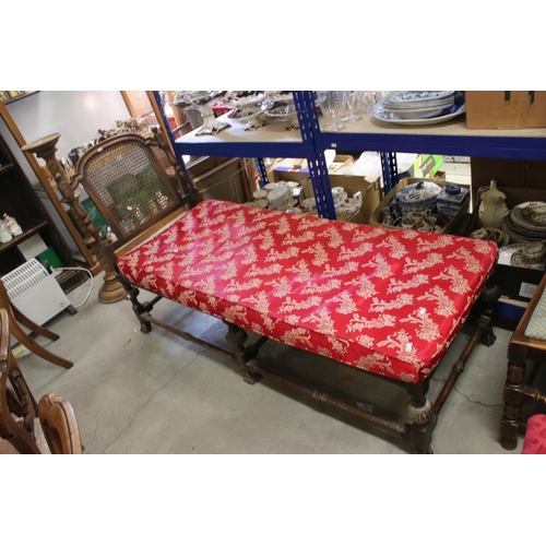 642 - Victorian Oak Day Bed in the Jacobean style with bergere back and cushion cover, raised on six legs ... 