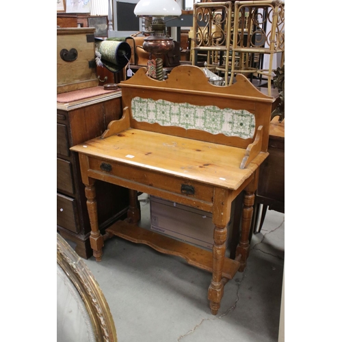 672 - Early 20th century Pine Washstand, with tiled back and single drawer, 91cms wide x 112cms high