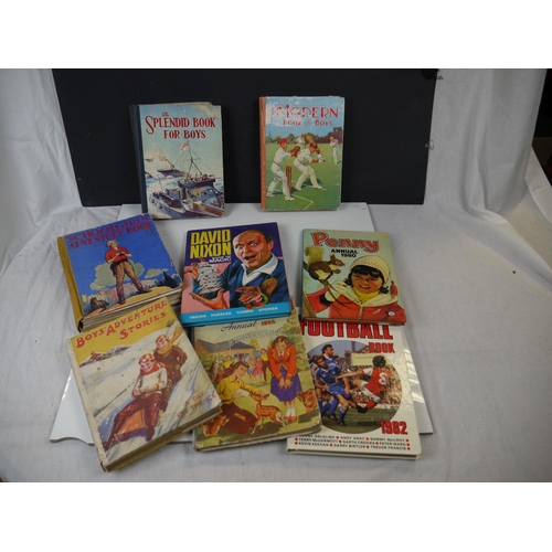 544 - A collection of vintage boy's annuals to include Champion book for boy's and Boy's adventure stories... 