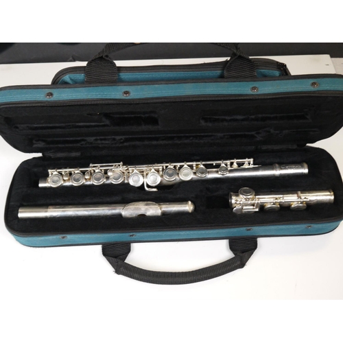 548 - Conrad Series 2 flute with carry case