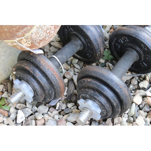 626 - Cast iron items - an Edwardian rain water hopper, a swan neck soil vent pipe & a pair of dumbells (8... 