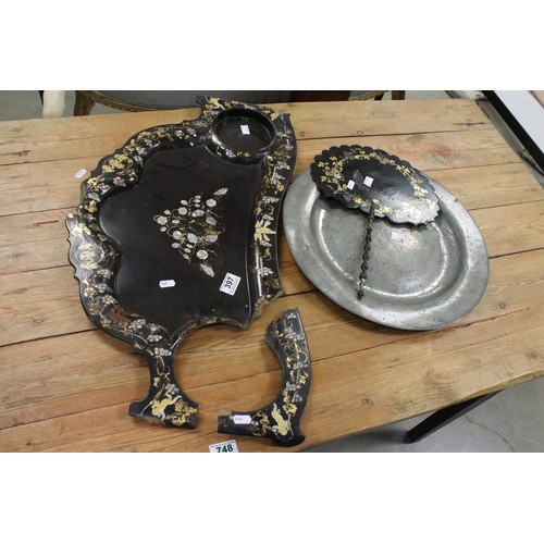 397 - Two antique papier mache lacquer pieces to include a fan and a tray (A/F).
Part of an extensive coll... 