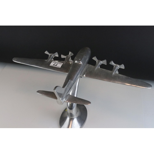 77 - Vintage cast alloy model of a bomber plane