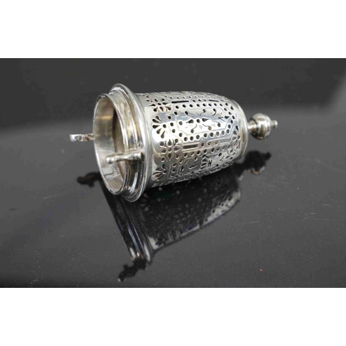 201 - A fully hallmarked sterling silver sugar sifter, maker marked for Robert Pringle & Sons, assay marke... 