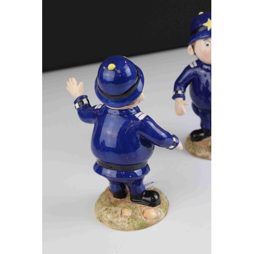 21 - Royal Doulton Limited Edition Character Teapot ' Policeman and Felon ' D7174, no. 440/1500, with COA... 