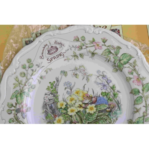 68 - Twenty one Boxed Royal Doulton Brambly Hedge Collectors Plates, including Four Seasons, plus one unb... 