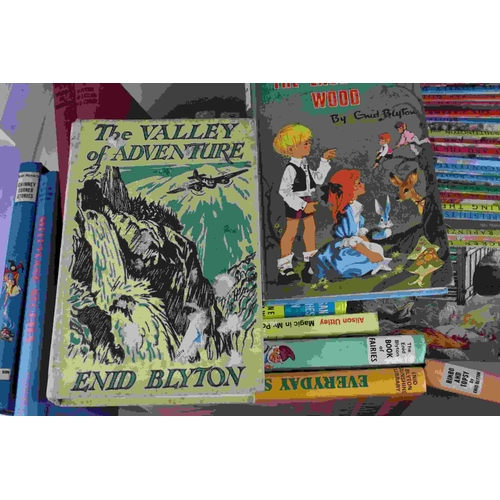 72 - A large collection of vintage children's books to include Enid Blyton and a quantity of Ladybird boo... 