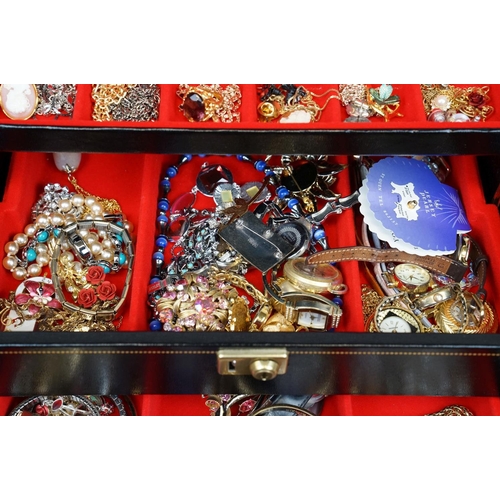 387 - A collection of mainly vintage costume jewellery to include silver examples.