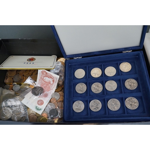 370 - A collection of coins to include British pre-decimal examples, banknotes, 19th century tokens and co... 