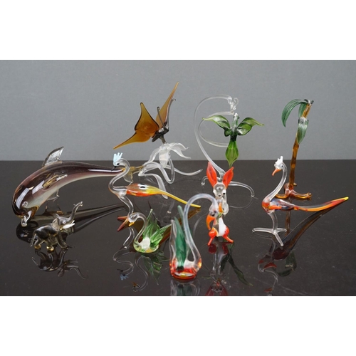 376 - A quantity of vintage Murano glass animals to include birds and butterflies.