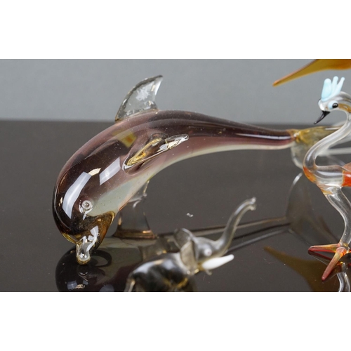 376 - A quantity of vintage Murano glass animals to include birds and butterflies.