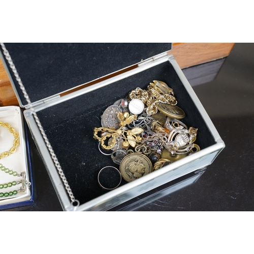 386 - A collection of mainly vintage costume jewellery together with a small quantity of watches.