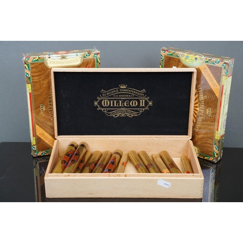 393 - Three boxes of cigars to include two sealed packs.