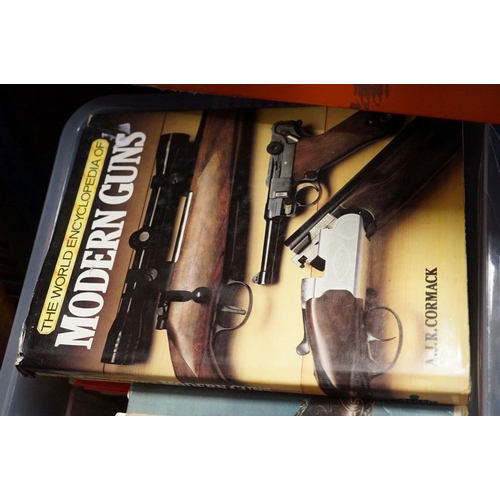 562 - A collection of reference books relating to guns and rifles.