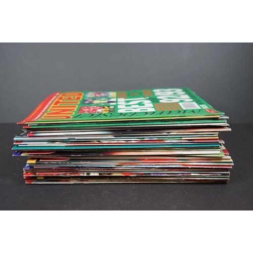 605 - Football programmes - Manchester United FC, a collection of 50+ homes, mostly 1980s/1990s, many in E... 