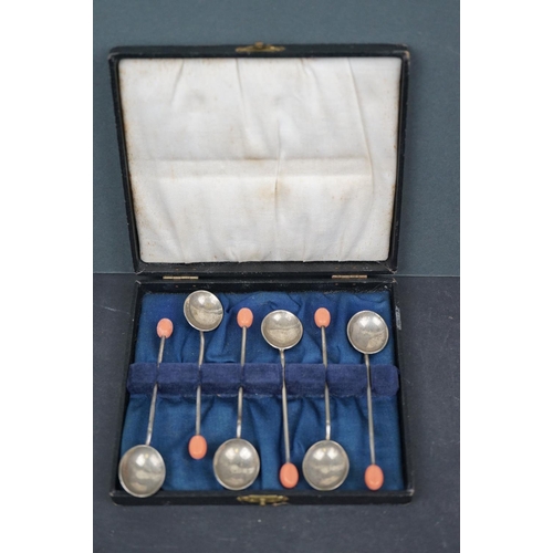 606 - A box of mixed collectables to include silver plate, pewter and brass ware.