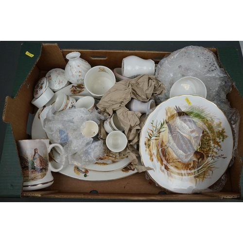 626 - Box of mixed china, to include Wedgwood, Royal Doulton, Royal Worcester, Navajo etc