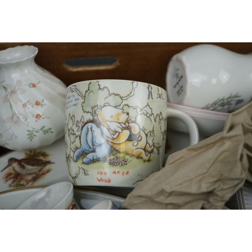 626 - Box of mixed china, to include Wedgwood, Royal Doulton, Royal Worcester, Navajo etc