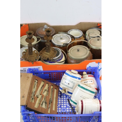 604 - A group of mixed collectables to include biscuit barrels, ceramic kegs and drawing equipment.