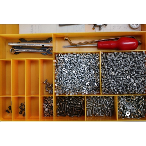 237 - Eleven plastic container trays of metal & plastic construction accessories, to include Meccano & Sto... 