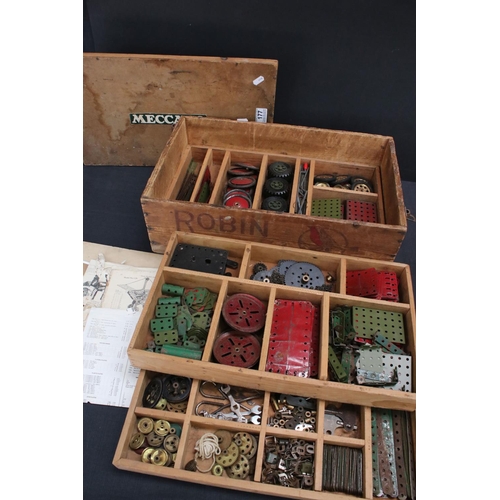 177 - Quantity of vintage Meccano contained in wooden box, with 4 x fitted trays with various parts, acces... 