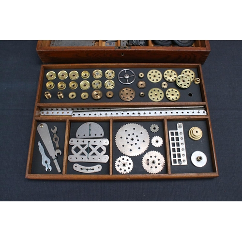 180 - Early mid 20th C Meccano No 5 in wooden Meccano box, contents not complete but appears to be close, ... 