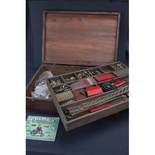 186 - Large wooden fitted box containing mid 20th C metal and wooden construction accessories to include M... 