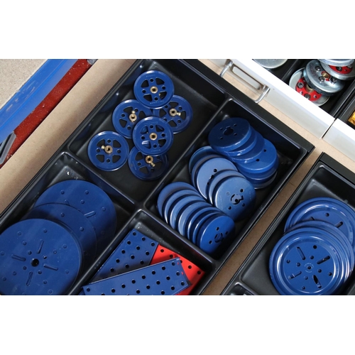 204 - Bisley ten drawer cabinet containing various Meccano accessories, items and pieces, several colours,... 