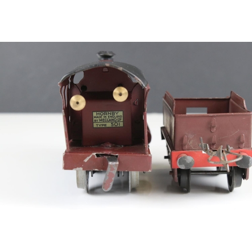 123a - Two Hornby O gauge locomotives to include 0-4-0 1842 locomotive in green and 0-4-0 5600 in maroon li... 