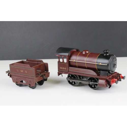 123a - Two Hornby O gauge locomotives to include 0-4-0 1842 locomotive in green and 0-4-0 5600 in maroon li... 