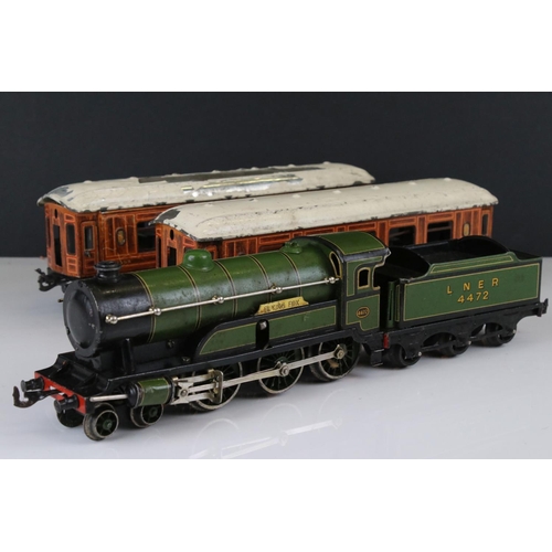 121a - Boxed Bing clockwork Flying Scotsman Train Set with clockwork 4-6-0 locomotive 4472 