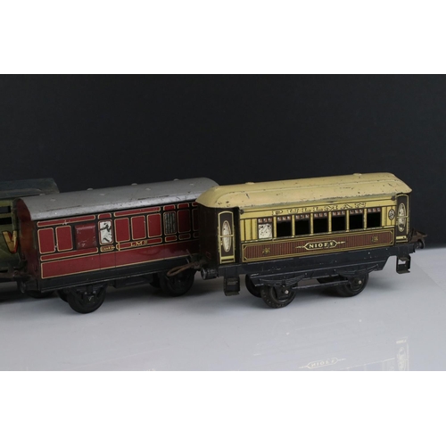 164 - 14 Hornby O gauge items of rolling stock to include Snow Plough, Meccano wagon, coaches, Crawfords B... 