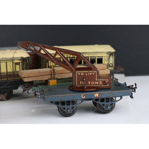 164 - 14 Hornby O gauge items of rolling stock to include Snow Plough, Meccano wagon, coaches, Crawfords B... 