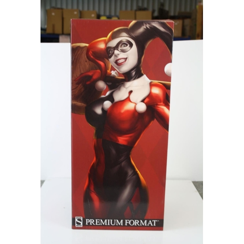 1018 - Boxed Sideshow Collectibles DC Comics Harley Quinn limited edition premium format figure, nunbered 1... 