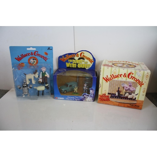 1182A - Collection of Aardman Animation Wallace and Gromit boxed and loose collectables, to include 4 x Wesc... 