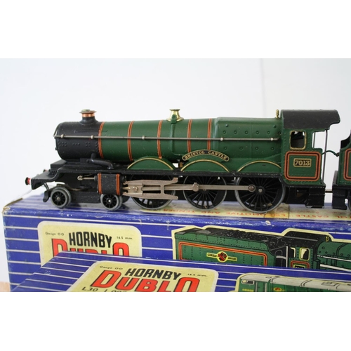 40a - Two boxed Hornby Dublo locomotives to include EDLT20 Bristol Castle BR with tender and L30 1,000 BHP... 