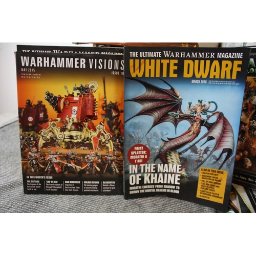 288 - Large collection of Games Workshop Warhammer books and related ephemera, to include White Dwarf, War... 