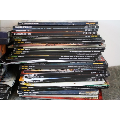 288 - Large collection of Games Workshop Warhammer books and related ephemera, to include White Dwarf, War... 