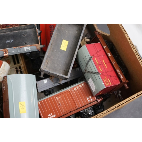 133 - 33 O gauge items of rolling stock featuring tin plate and wooden examples, condition varies